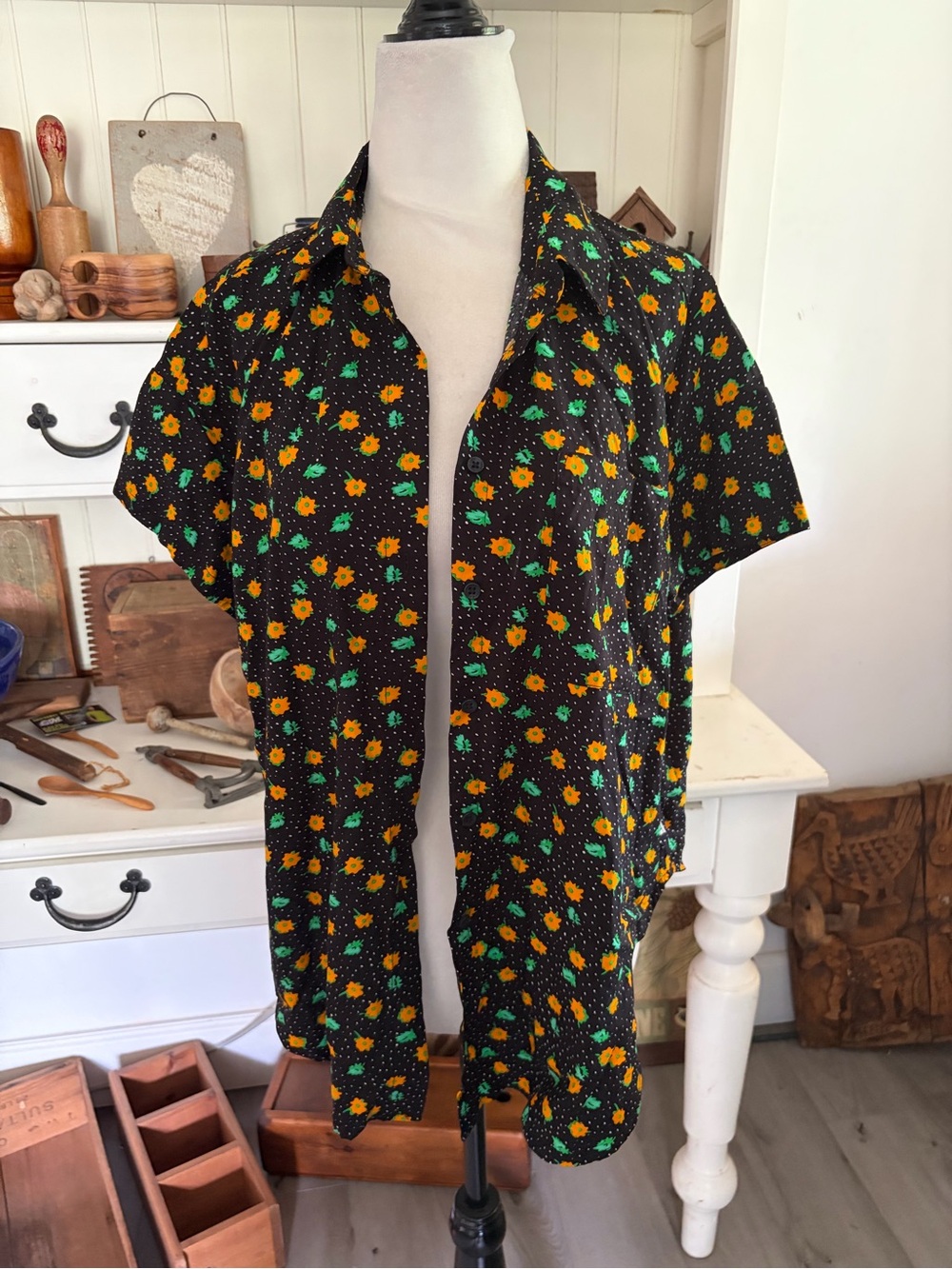 Vans Women’sBlack Floral Button-Front Short Sleeve Shirt - Yellow & Green Flower
